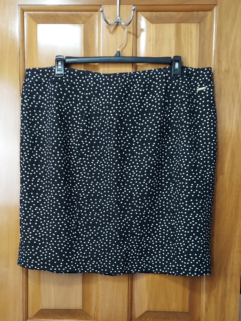 * T Tahari Black and White Polka Dot Stretchy Pencil Skirt Plus Size 3X Like New